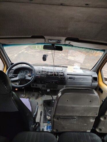 GAZ 32212 2004, 200,000 km - 2.1 л - Şabran