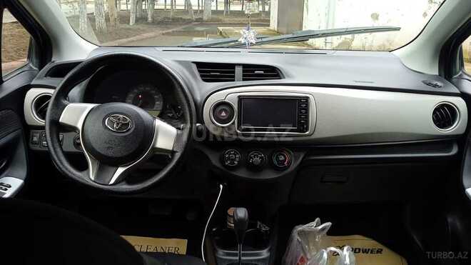 Toyota Vitz 2015, 61,000 km - 1.0 л - Bakı