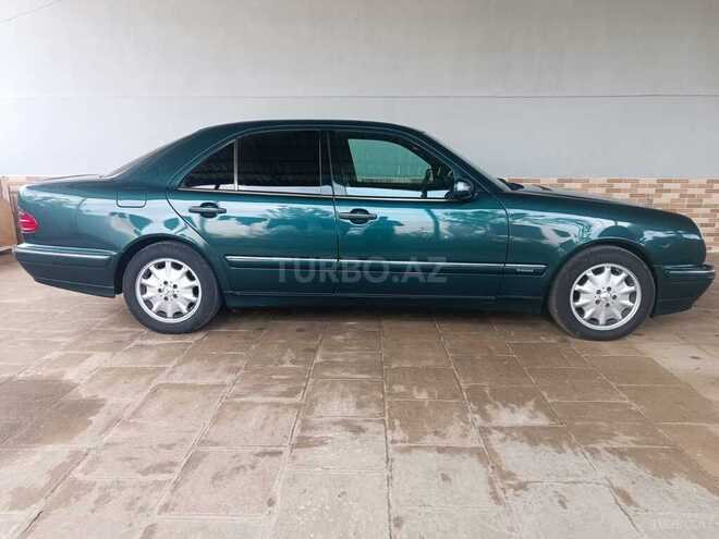 Mercedes E 230 1999, 168,000 km - 2.3 l - Salyan
