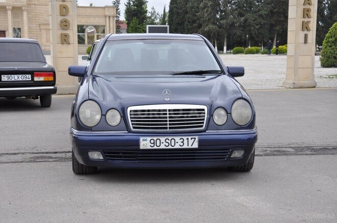 Mercedes E 240 1999, 408,000 km - 2.4 l - Saatlı