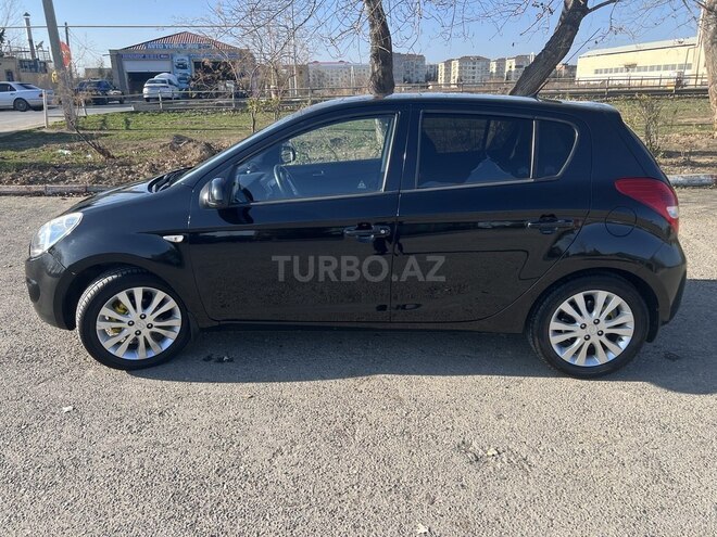 Hyundai i20 2011, 135,000 km - 1.6 l - Bakı