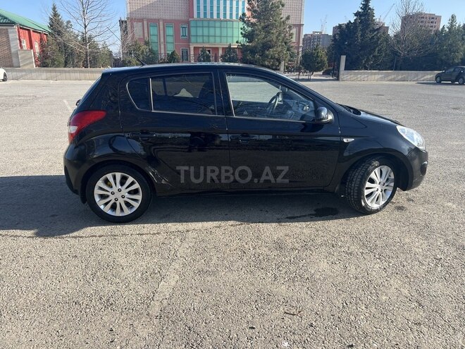 Hyundai i20 2011, 135,000 km - 1.6 l - Bakı