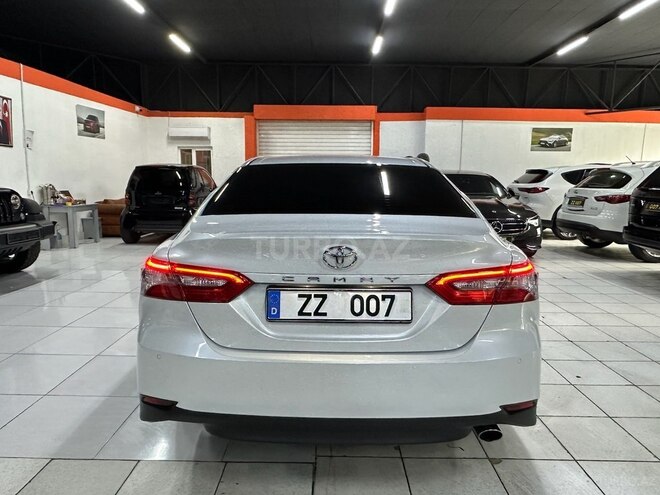 Toyota Camry-6