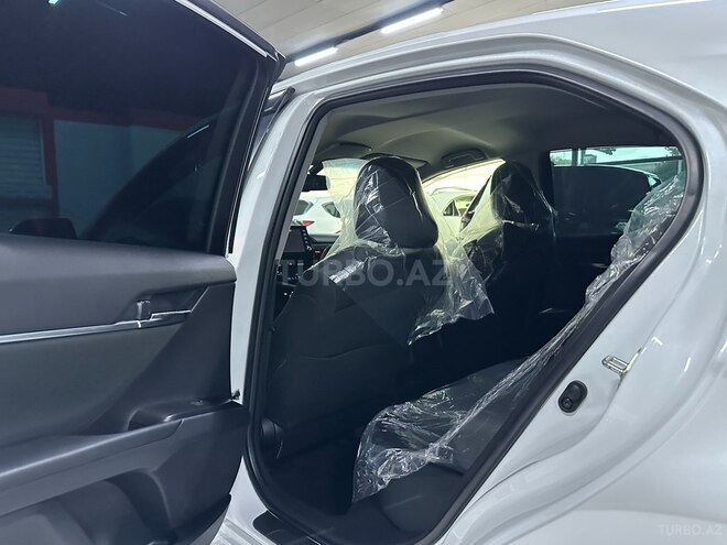 Toyota Camry-14
