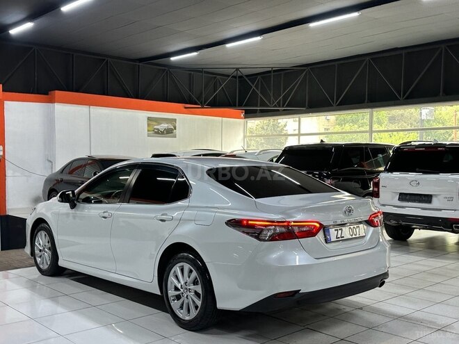 Toyota Camry-8