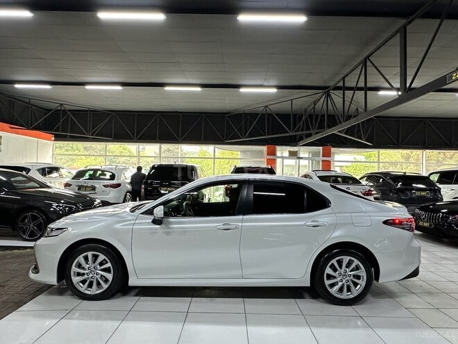 Toyota Camry-9