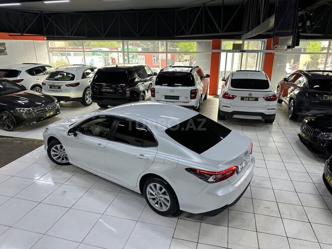 Toyota Camry-12