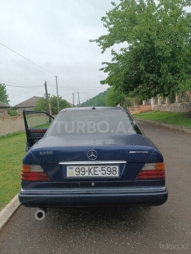 Mercedes E 250 1995, 542,023 km - 2.5 л - Qax