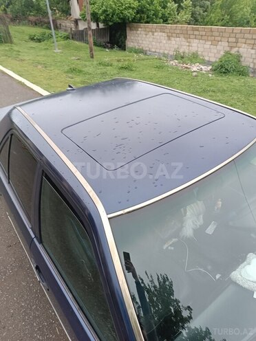 Mercedes E 250 1995, 542,023 km - 2.5 л - Qax