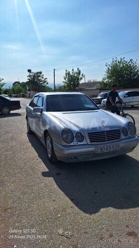 Mercedes E 220 d 1999, 265,000 km - 2.2 л - Naxçıvan