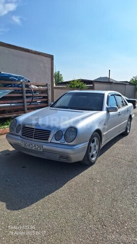 Mercedes E 220 d 1999, 265,000 km - 2.2 л - Naxçıvan
