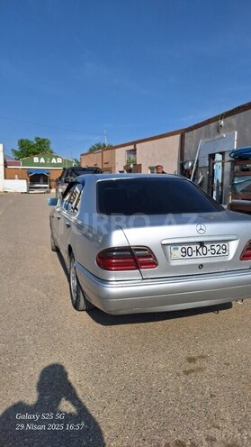 Mercedes E 220 d 1999, 265,000 km - 2.2 л - Naxçıvan