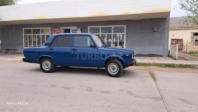 LADA (VAZ) 2107 2009, 95,000 km - 1.6 l - Salyan