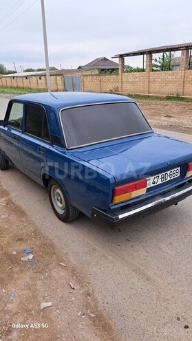 LADA (VAZ) 2107 2009, 95,000 km - 1.6 l - Salyan