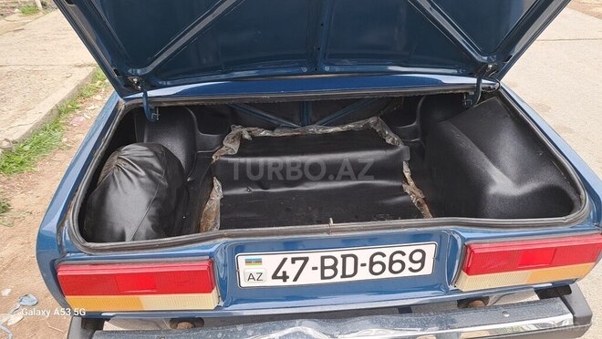 LADA (VAZ) 2107 2009, 95,000 km - 1.6 l - Salyan