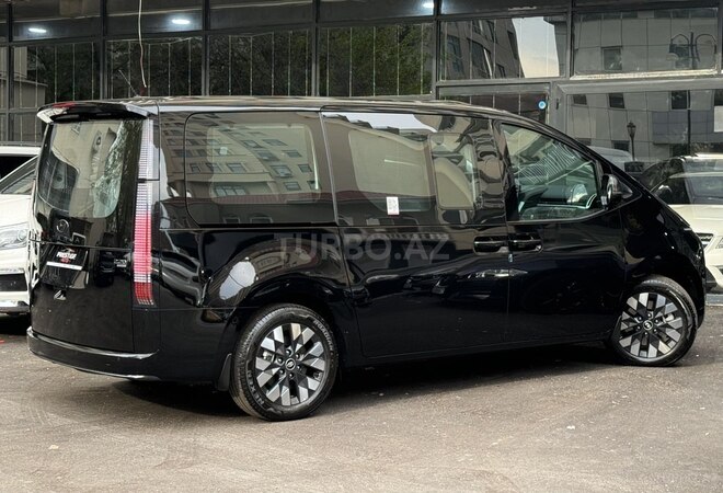 Hyundai Staria-12