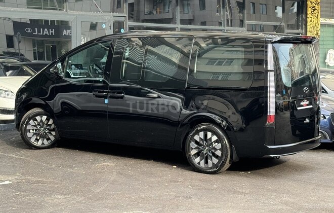 Hyundai Staria-15