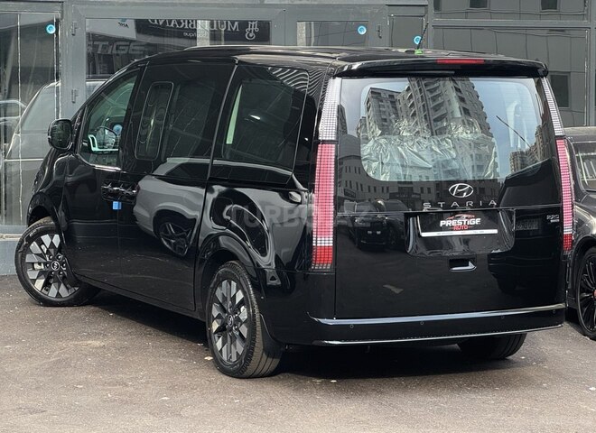 Hyundai Staria-10