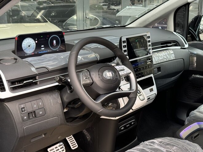 Hyundai Staria-14