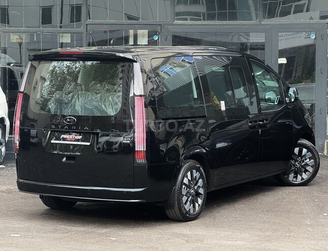 Hyundai Staria-11