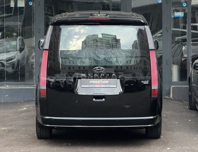 Hyundai Staria-7