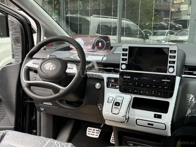 Hyundai Staria-20