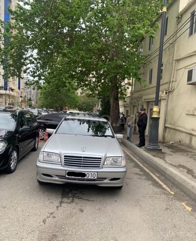 Mercedes C 220 d 1999, 432,631 km - 2.2 л - Bakı