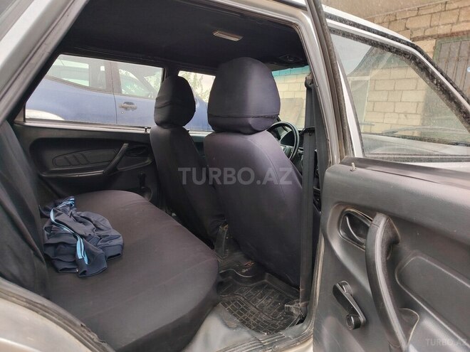LADA (VAZ) 2115 2004, 450,000 km - 1.5 l - Salyan