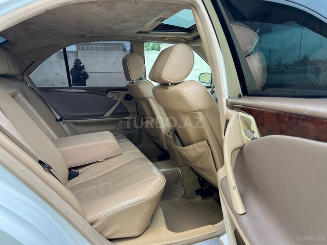 Mercedes E 240 2000, 244,678 km - 2.4 l - Sumqayıt