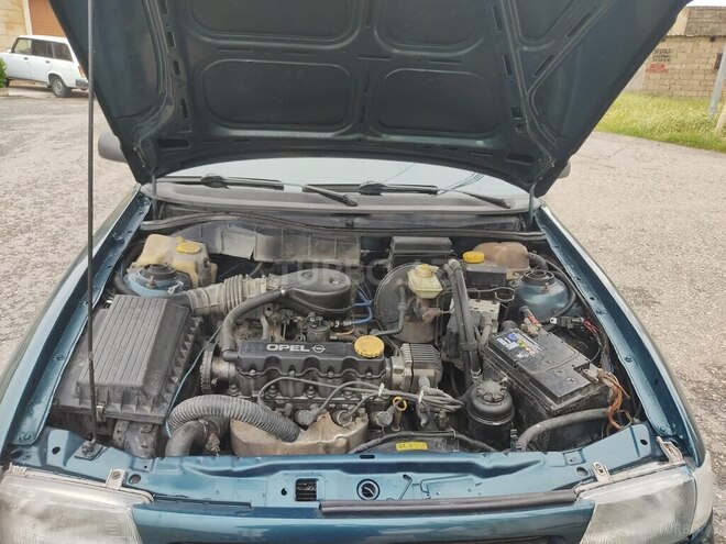 Opel Astra 1997, 376,000 km - 1.6 l - Bakı