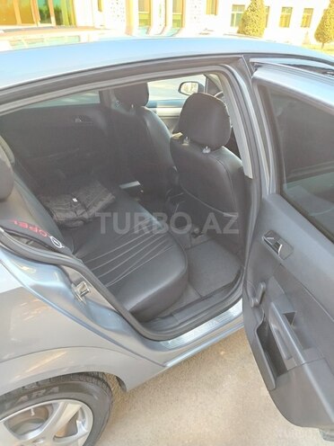 Opel Astra 2004, 250,000 km - 1.4 l - Salyan