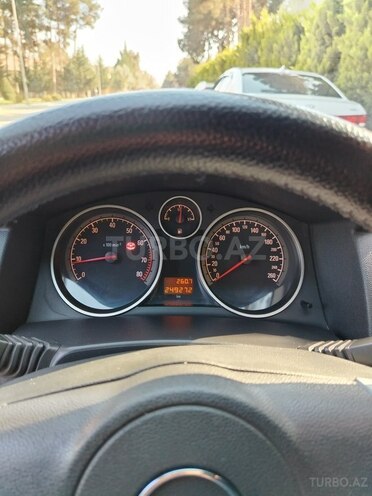 Opel Astra 2004, 250,000 km - 1.4 l - Salyan