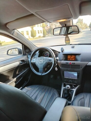 Opel Astra 2004, 250,000 km - 1.4 l - Salyan