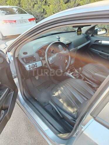 Opel Astra 2004, 250,000 km - 1.4 l - Salyan