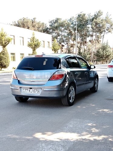 Opel Astra 2004, 250,000 km - 1.4 l - Salyan