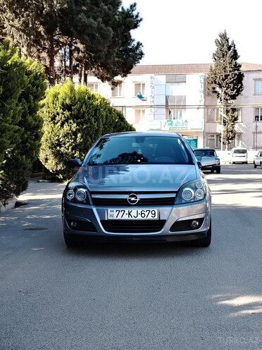 Opel Astra 2004, 250,000 km - 1.4 l - Salyan