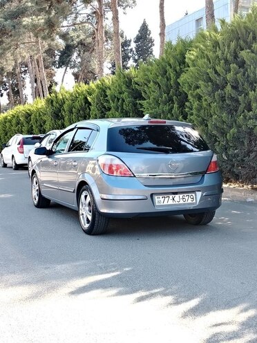 Opel Astra 2004, 250,000 km - 1.4 l - Salyan