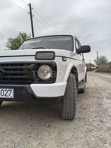 LADA (VAZ) Niva 1983, 150,000 km - 1.6 l - Salyan