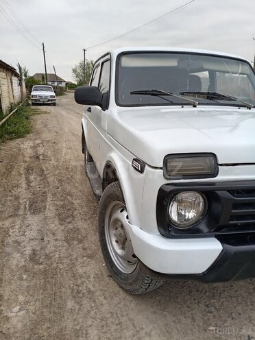 LADA (VAZ) Niva 1983, 150,000 km - 1.6 l - Salyan