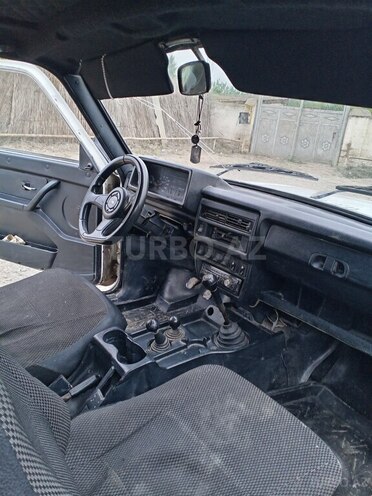 LADA (VAZ) Niva 1983, 150,000 km - 1.6 l - Salyan