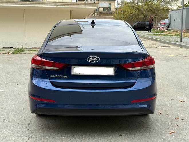Hyundai Elantra 2018, 106,500 km - 2.0 l - Bakı