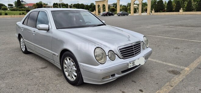 Mercedes E 270 2001, 593,045 km - 2.7 l - Bərdə