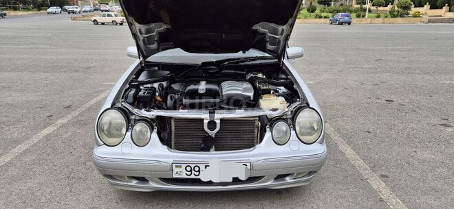 Mercedes E 270 2001, 593,045 km - 2.7 l - Bərdə