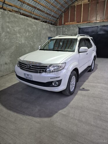 Toyota Fortuner 2013, 330,000 km - 2.7 l - Quba