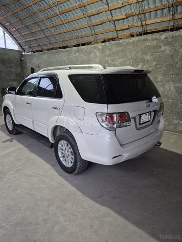 Toyota Fortuner 2013, 330,000 km - 2.7 l - Quba