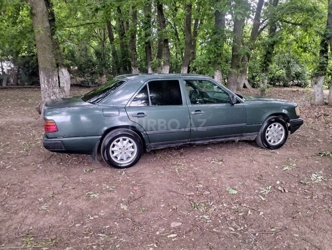 Mercedes E 240 1988, 385,249 km - 2.4 л - Masallı