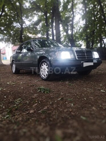 Mercedes E 240 1988, 385,249 km - 2.4 л - Masallı