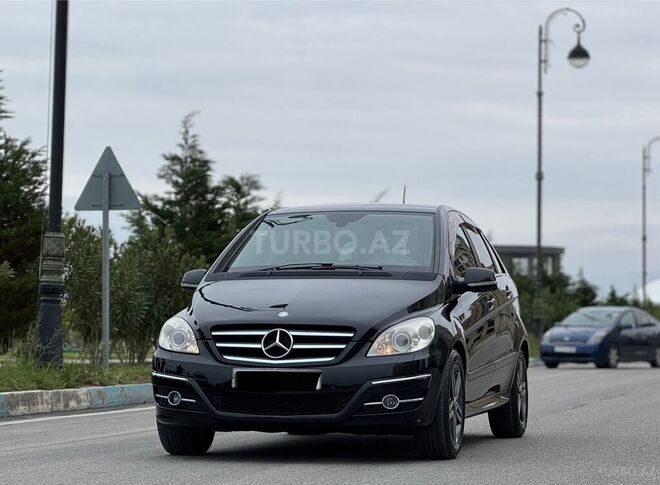 Mercedes B 170 2011, 213,986 km - 1.7 l - Bakı
