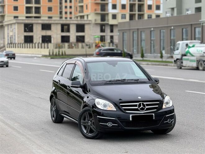 Mercedes B 170 2011, 213,986 km - 1.7 l - Bakı