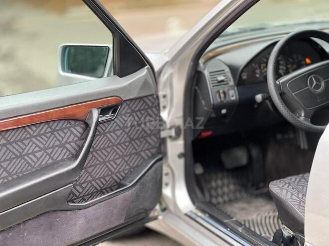 Mercedes C 250 d 1995, 367,000 km - 2.5 l - Sumqayıt